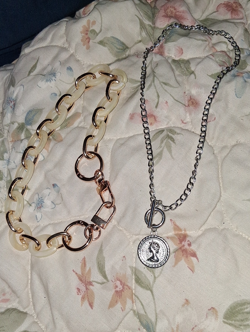 Women’s Chain Necklace Set - Cream & Silver Layered Styles